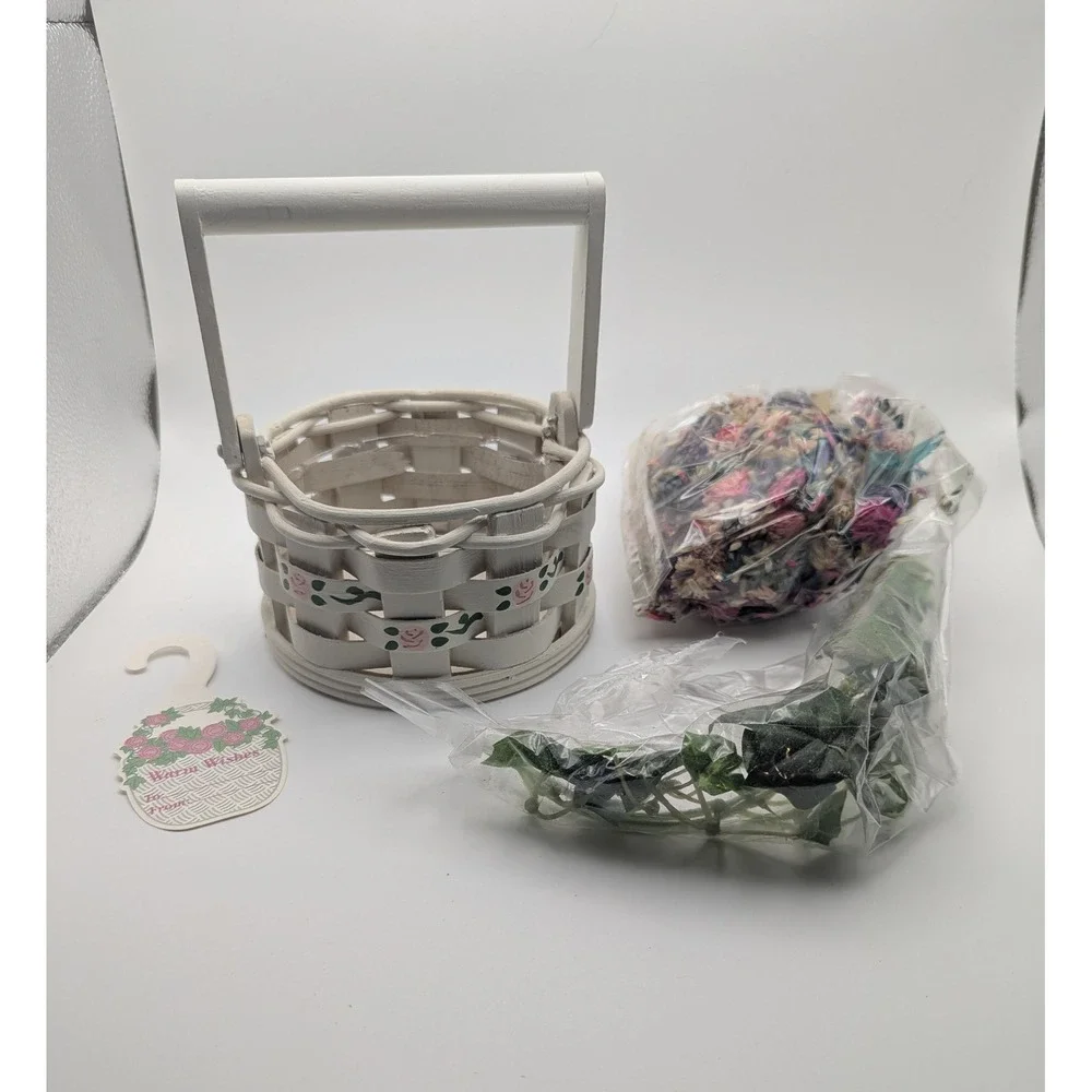 1996 Vtg White Wicker‎ Avon Wishing Well Basket Potpourri Gift Set Pink Flower